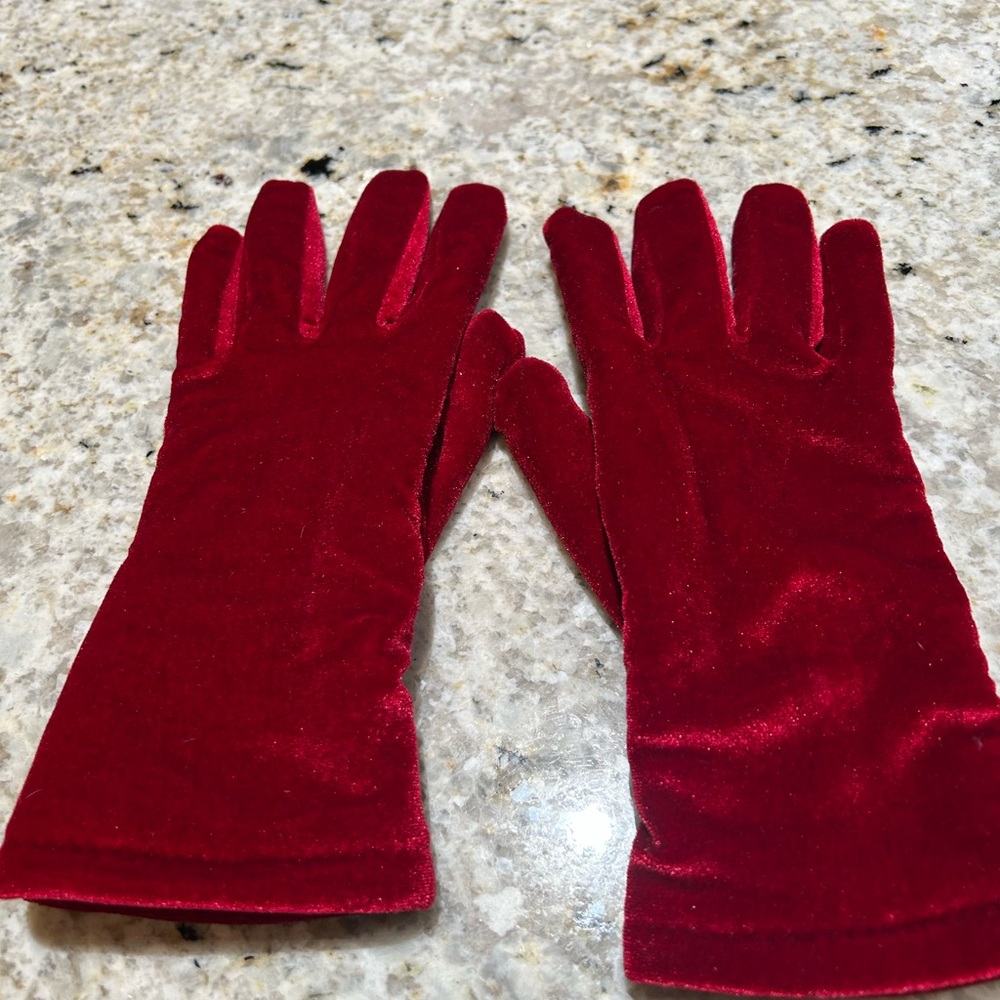 Thinsulate red velvety gloves women’s M